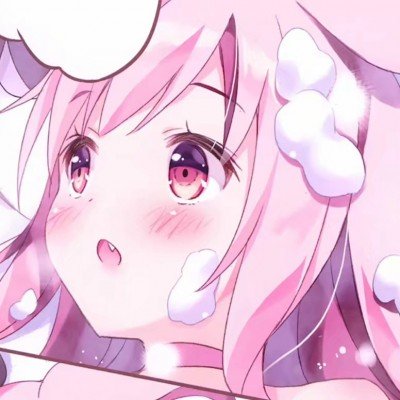 工人搭建舞台时为追星女儿拍下海报